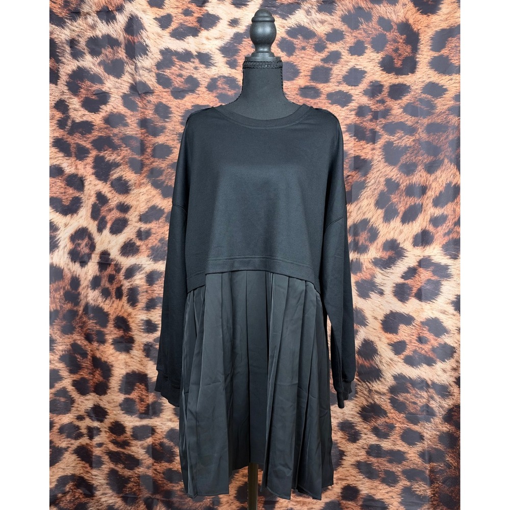 Sweatshirt Pleated Mini Dress Heart Detail Long Sleeve